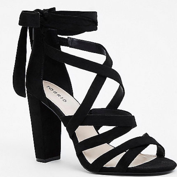 Black straps heels size 8W - Picture 1 of 4